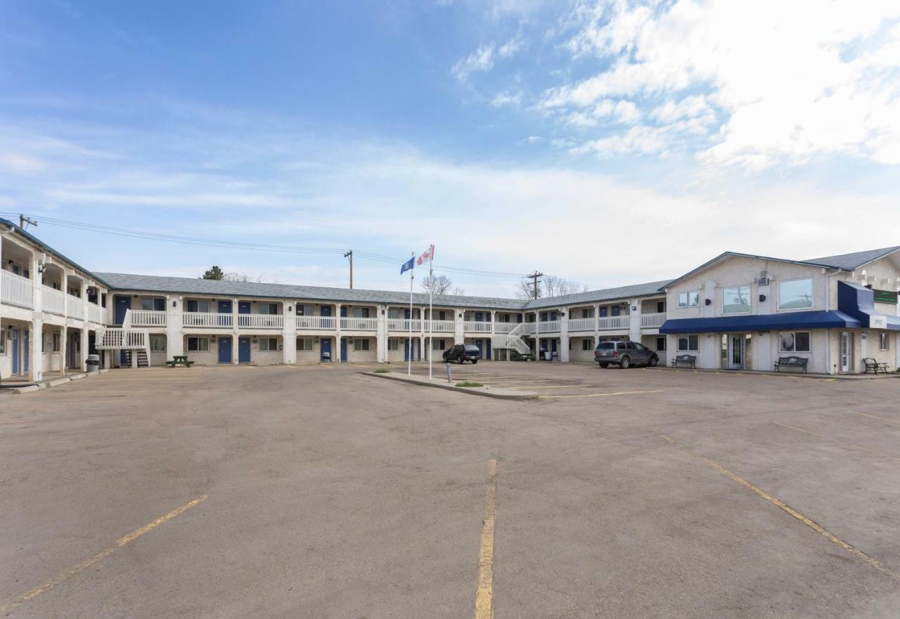 Motel Bo-Camrose, Ab Exterior foto